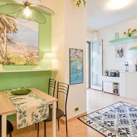 アパート 1 Bedroom Cozy In Nervi ジェノヴァ