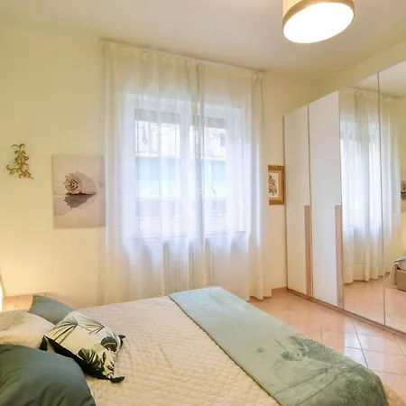 Апартаменты Lovely In Nervi With Wifi