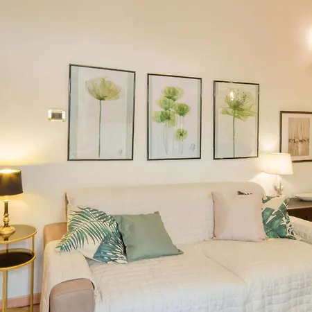 Апартаменты Lovely In Nervi With Wifi