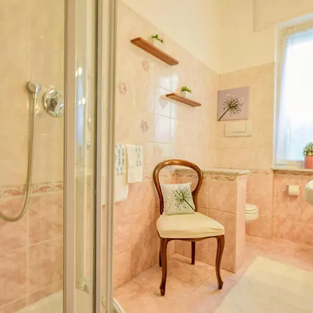 1 Bedroom Cozy In Nervi Genua